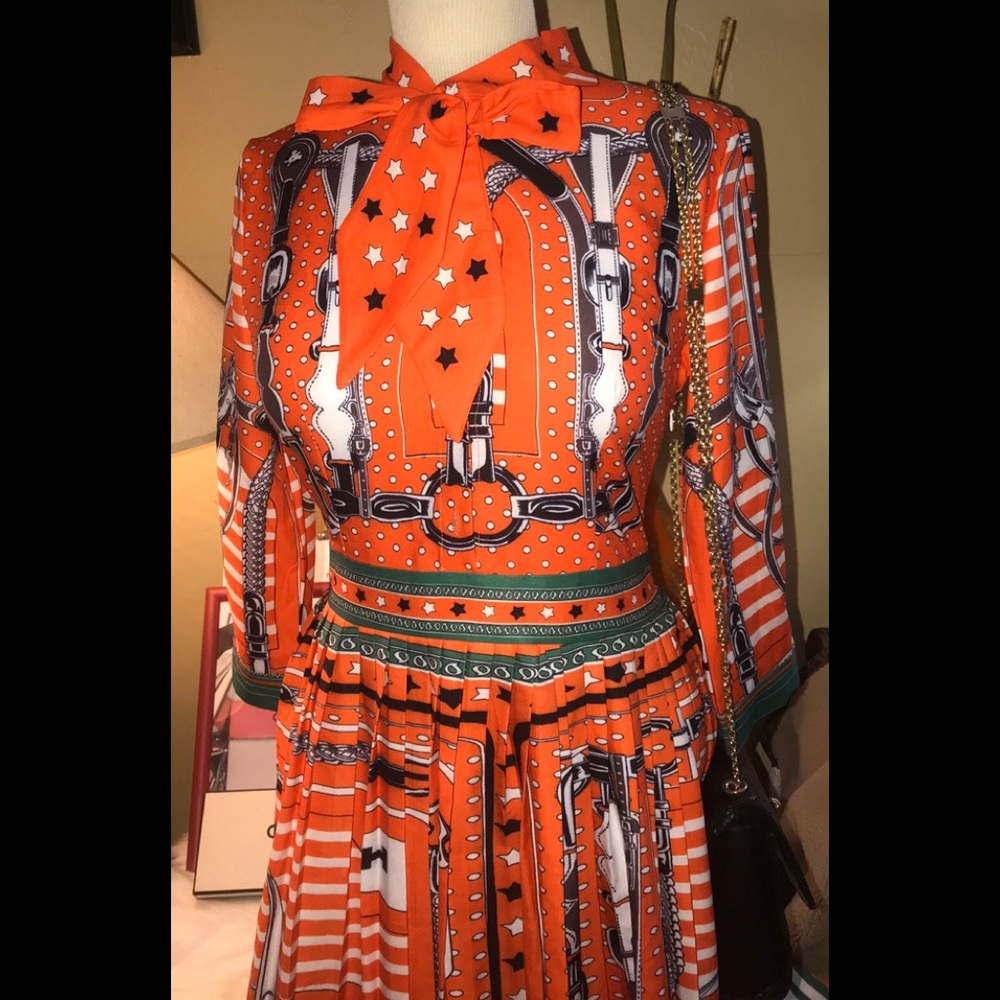 🥰 Very beautiful Dress, classic & elegant ❤️